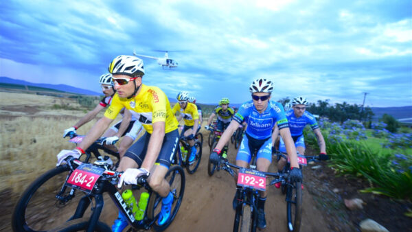 Dominant Huber, Platt extend Tankwa Trek lead
