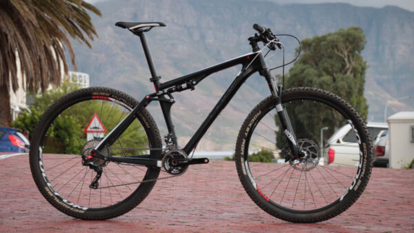 First Look Friday: Cube AMS 100 and YT Capra