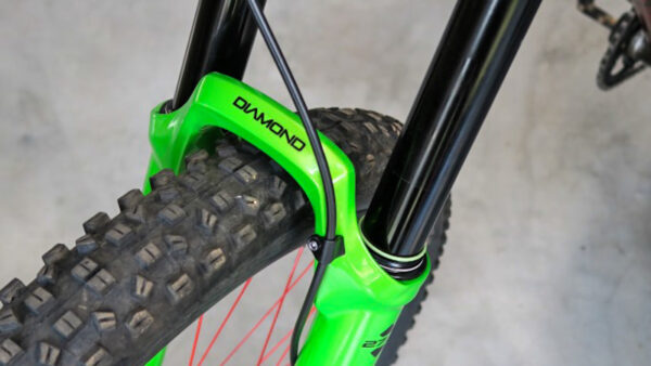 First Look Friday: DVO Diamond fork, Industry 9 hubs, and Praxis gears