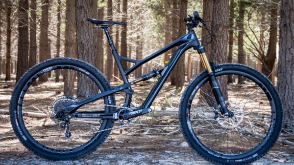 First Look Friday: YT Jeffsy; Garmin Edge 820; Vee Rail Tracker; and Adidas kit