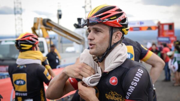 Tough 15th stage of La Vuelta has Niemiec win