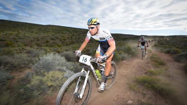 R100 000 up for Attakwas-record