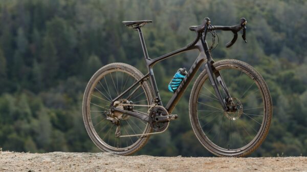 Giant unveils all-new Revolt gravel bike