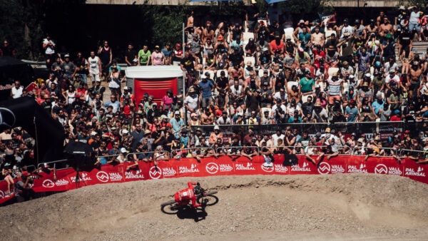 Atherton and Bruni take tight downhill victories in Vallnord