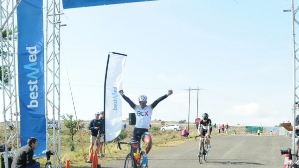 Hoffman lands Satellite title after smart ride