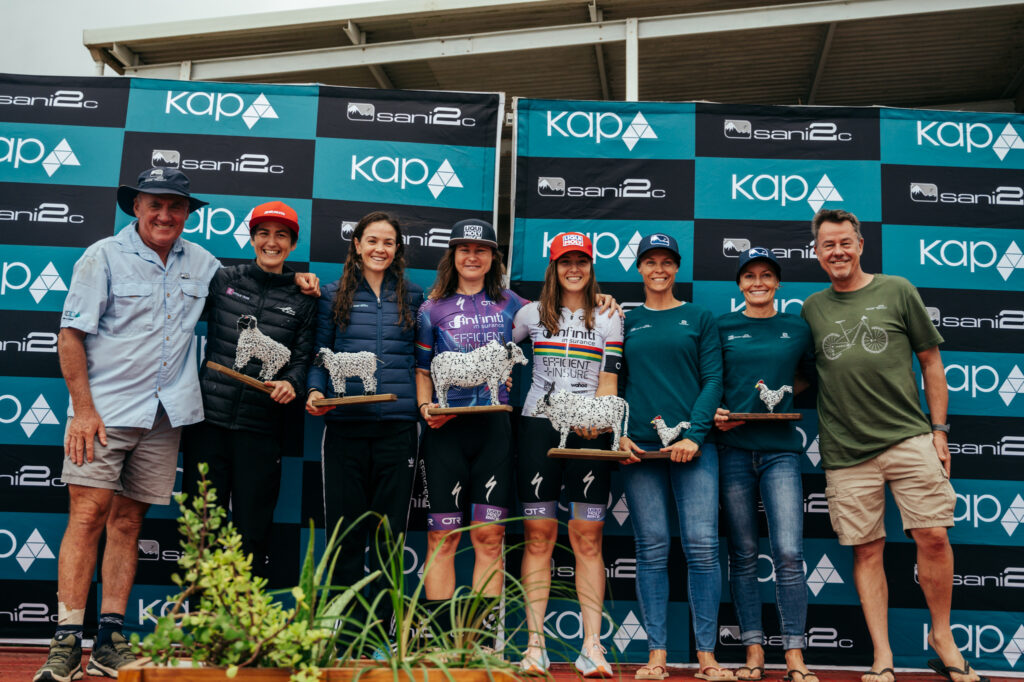 6 Womens Podium