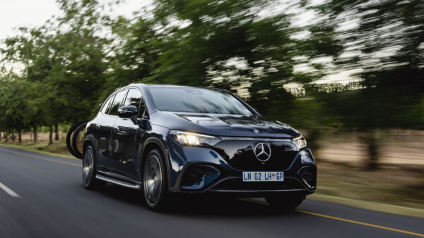 Exploring Ernie Els trails by E-bike with the Mercedes-Benz EQE SUV