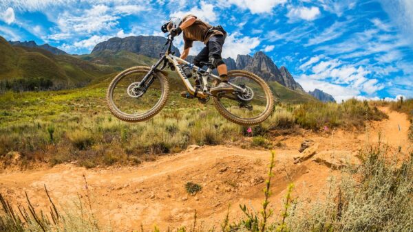 Duncan and Du Toit Conquer in Epic Jonkershoek Enduro National Cup
