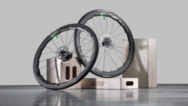 Zipp 353 NSW is the first SRAM AXS connected wheel