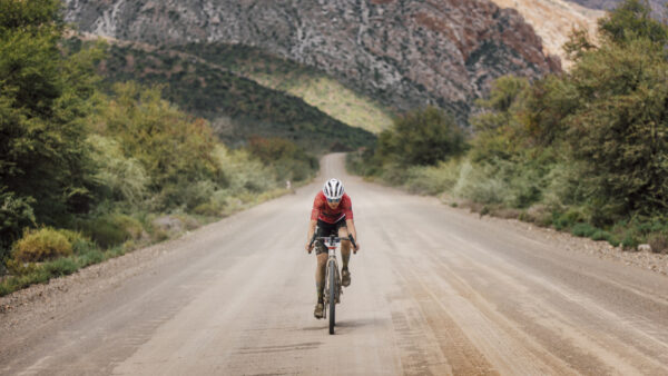 Mariëlle Trouwborst and Cronje Beukes Soar up Swartberg to Win Stage 3 of Garden Route Giro