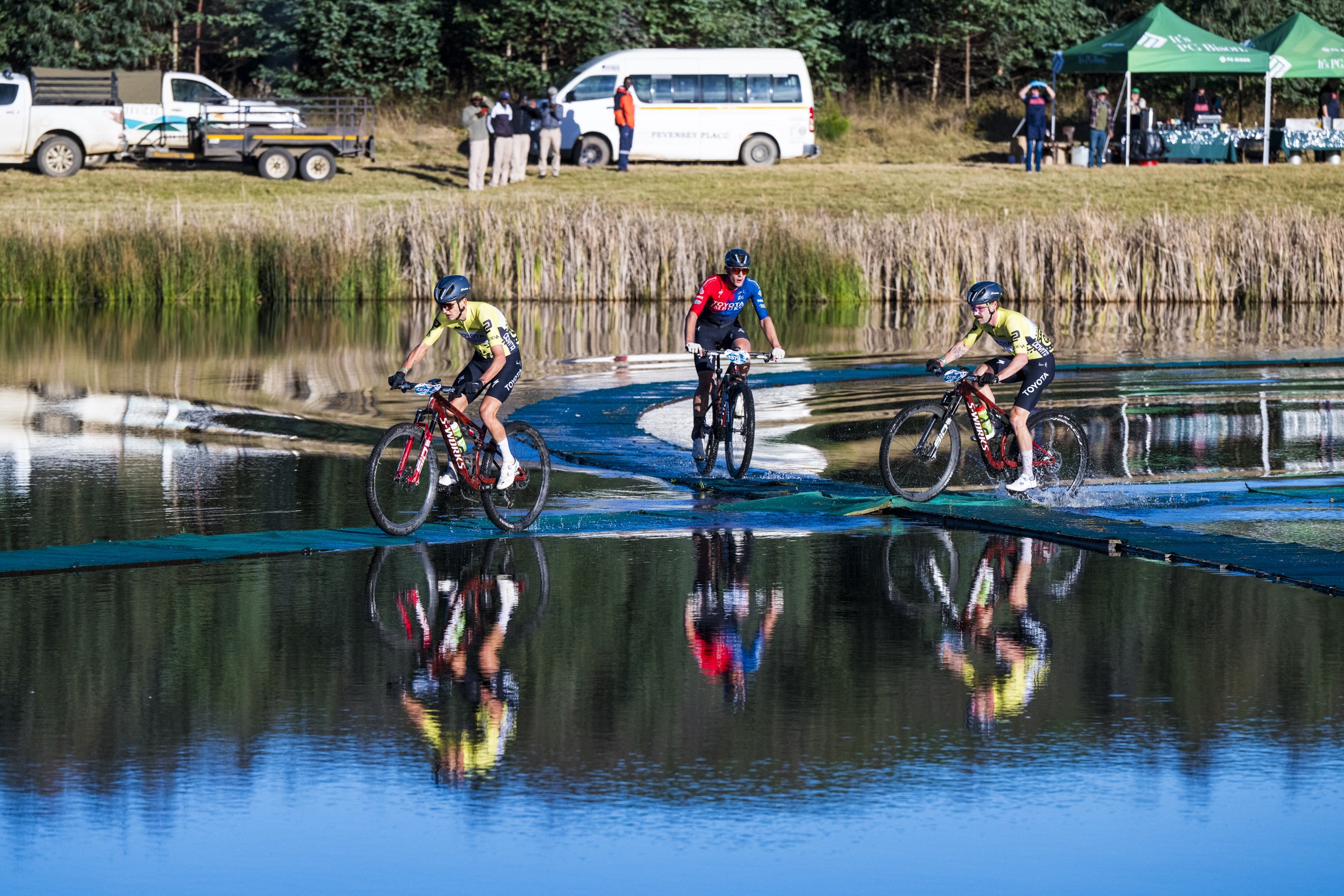 KAP sani2c delivers thrilling sprint finishes on Stage 1 | Bike Hub